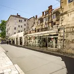 Palace Split