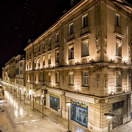 Palace Vila